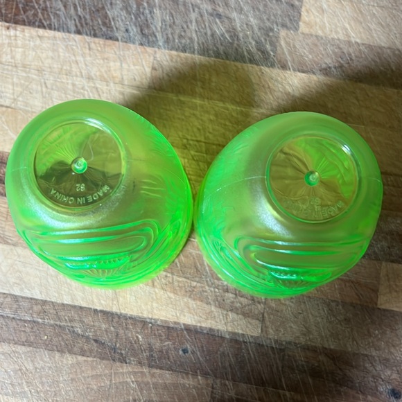 Tiki Shot Glasses Hawaiian Style Tiki Cup Plastic Stackable Shot Glasses Party - Picture 5 of 6